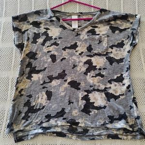 Time and Tru S/CH 4-6 top with a small pocket